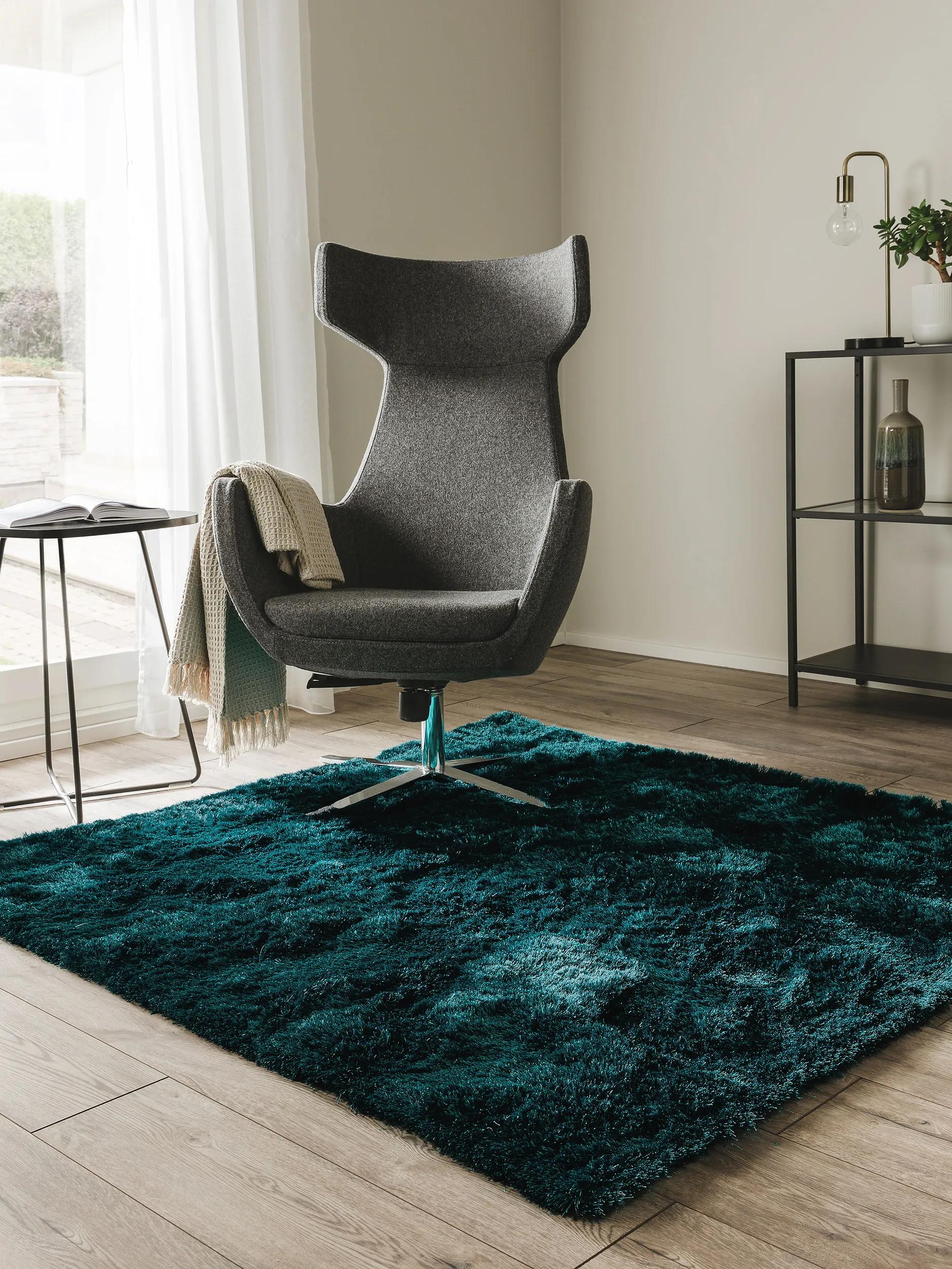 Tapis carré à poils longs WHISPER, BENUTA
