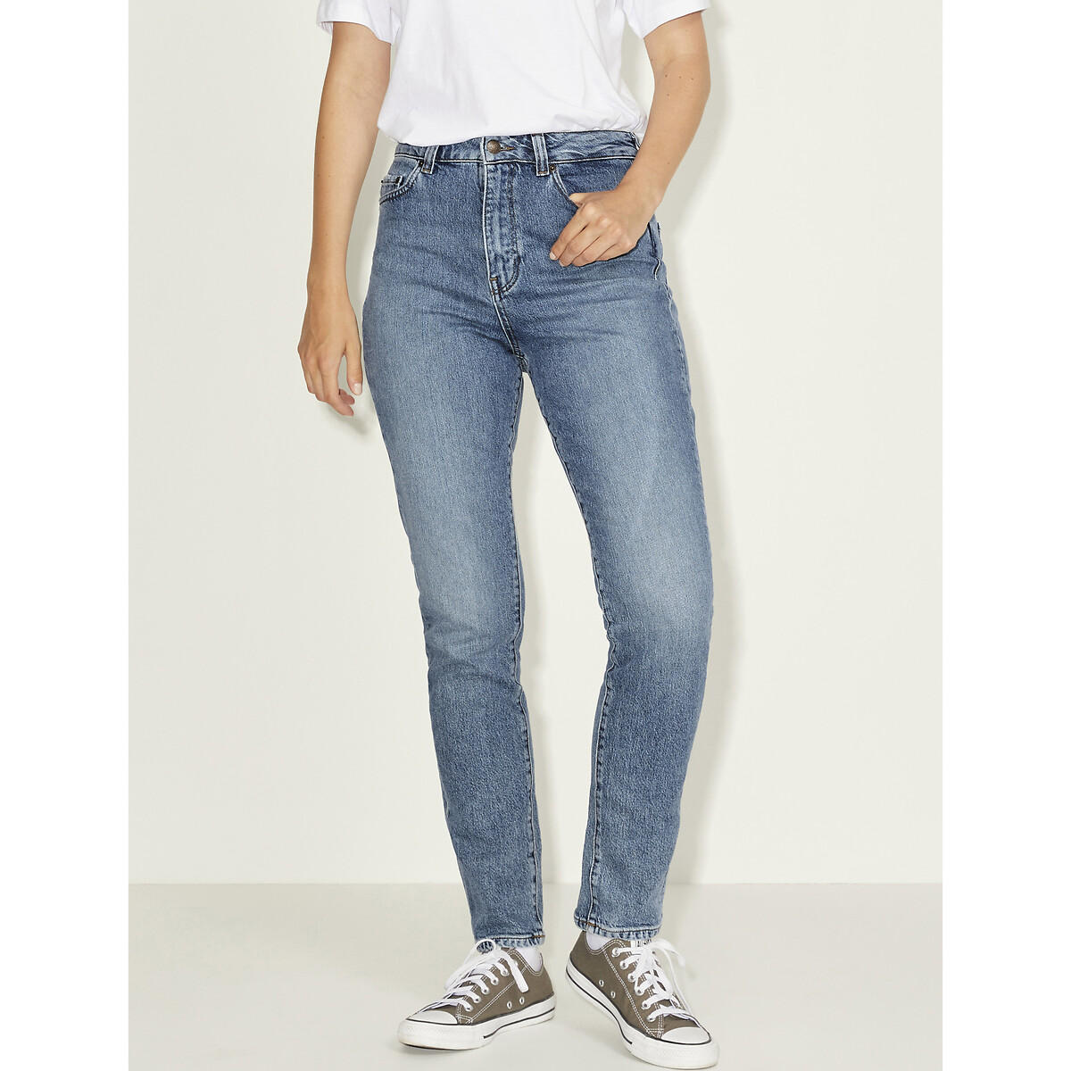 slim fit high waisted jeans