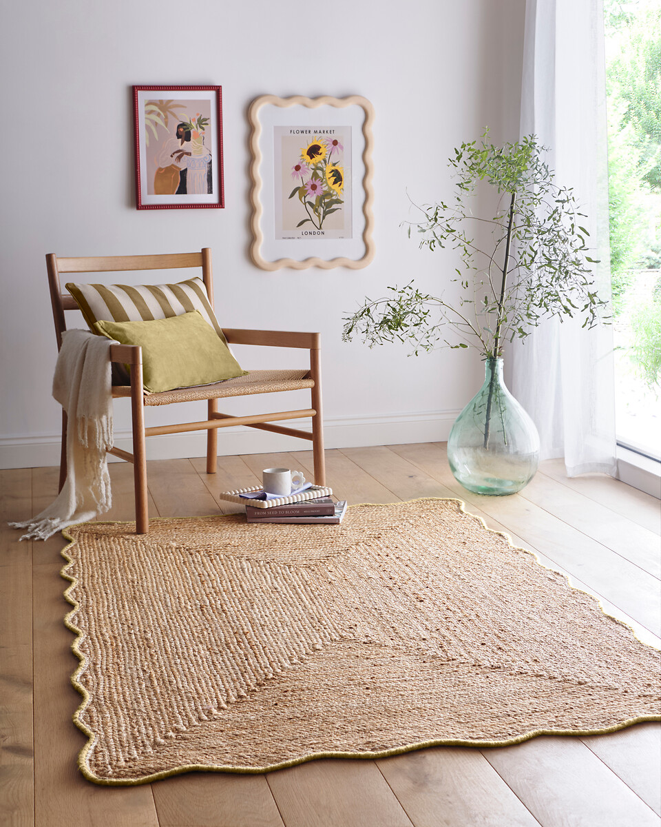 Scalloped Jute Handwoven Border Rug, SO'HOME