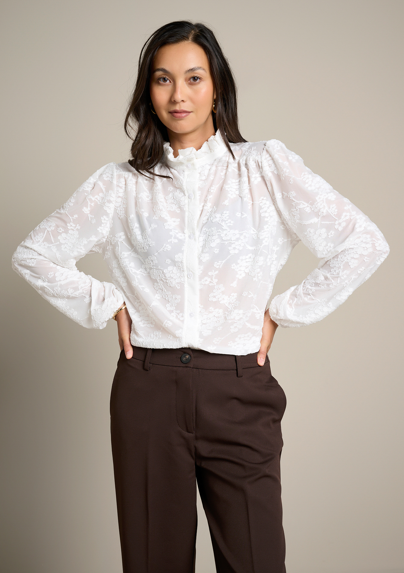 Blouse dévorée à col montant, LOLALIZA