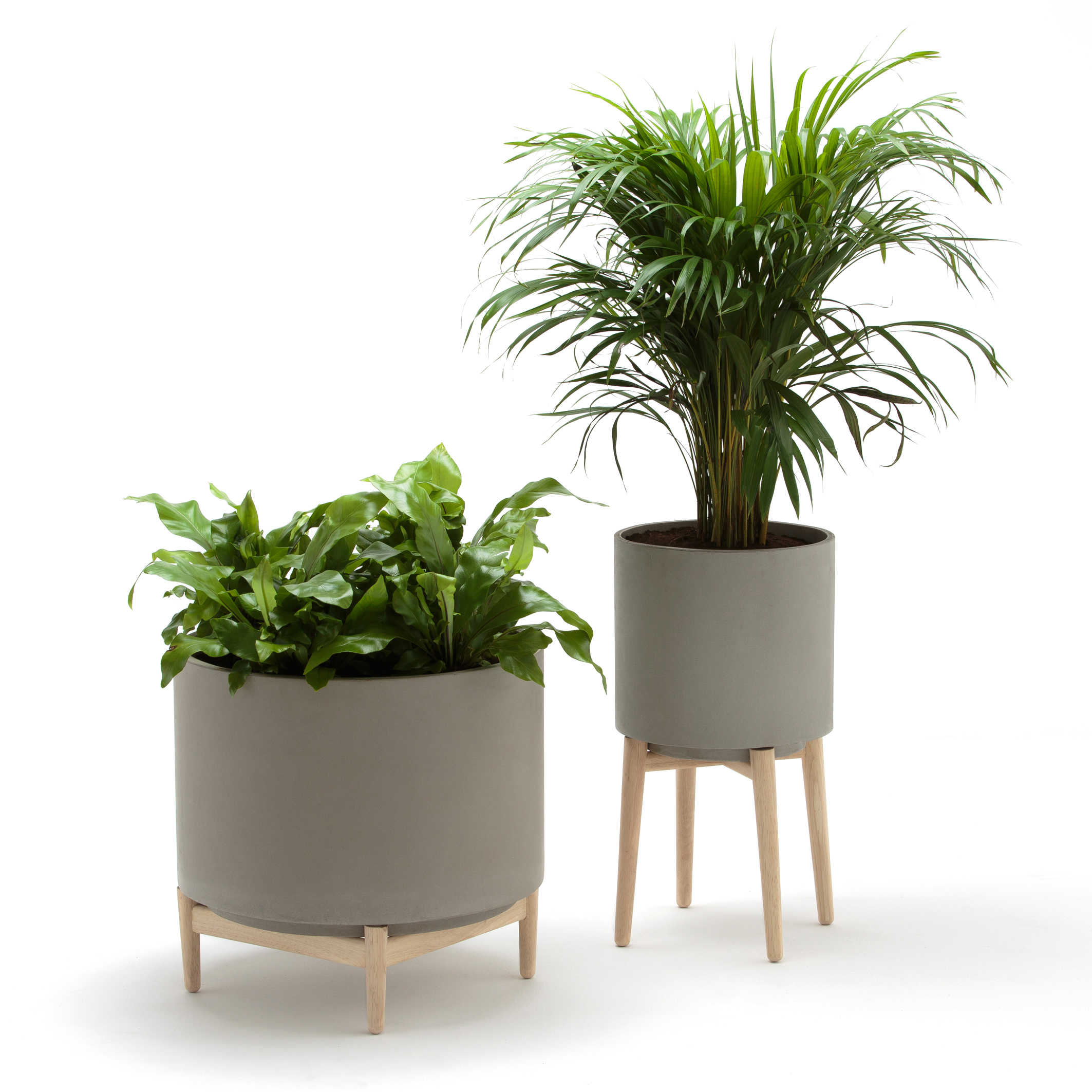 Florian plant pot on wooden feet, h58.5cm cement | La