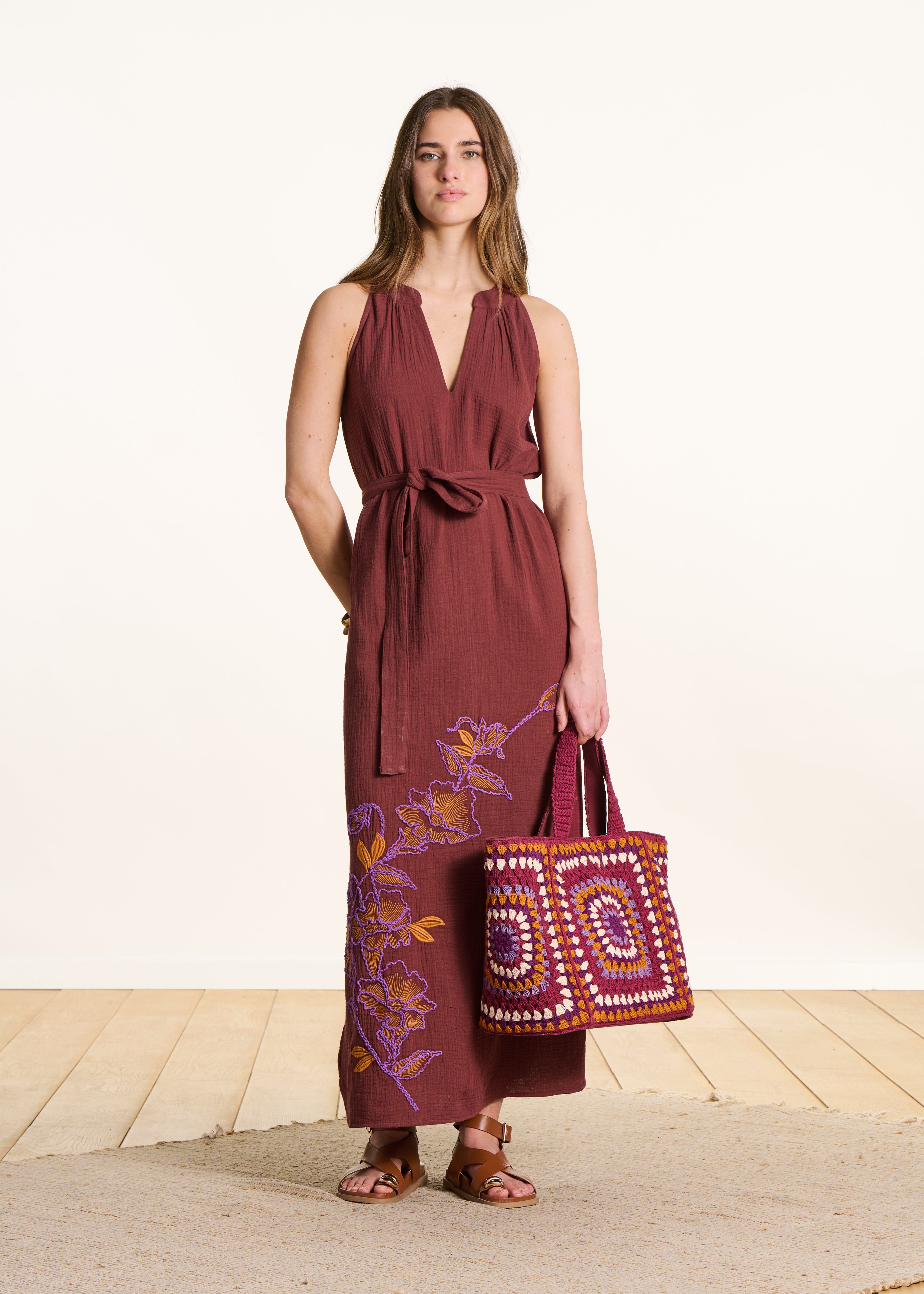 Robe longue sans manches en gaze de coton brodée, LA FEE MARABOUTEE