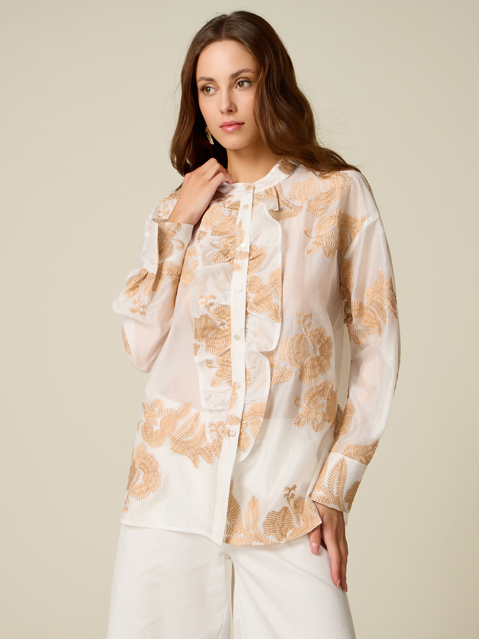 Chemise brodée, OLTRE