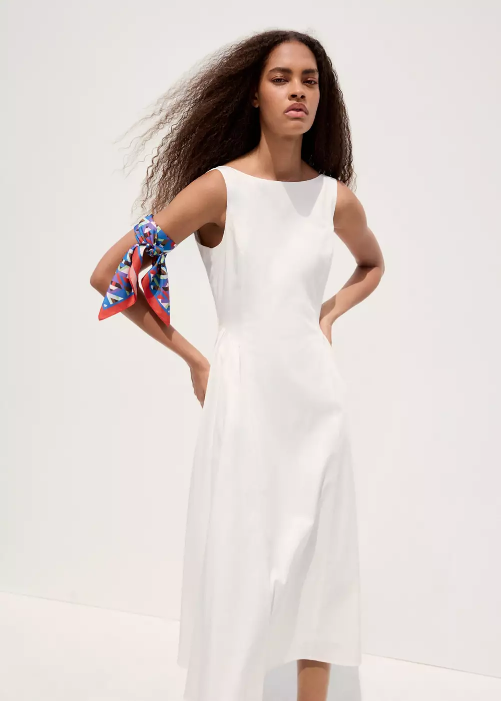 Robe col bateau froncée, MANGO