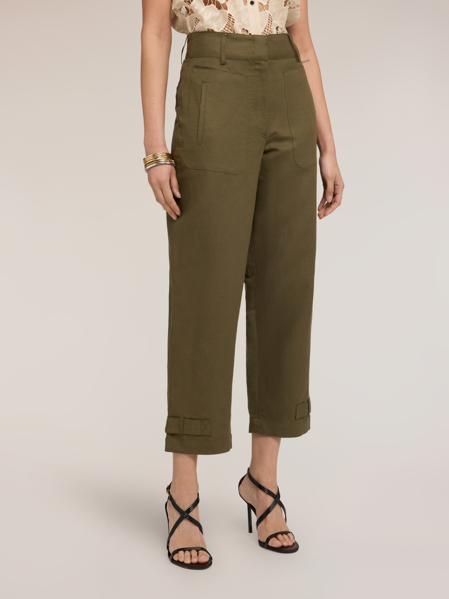 Pantalon, MOTIVI