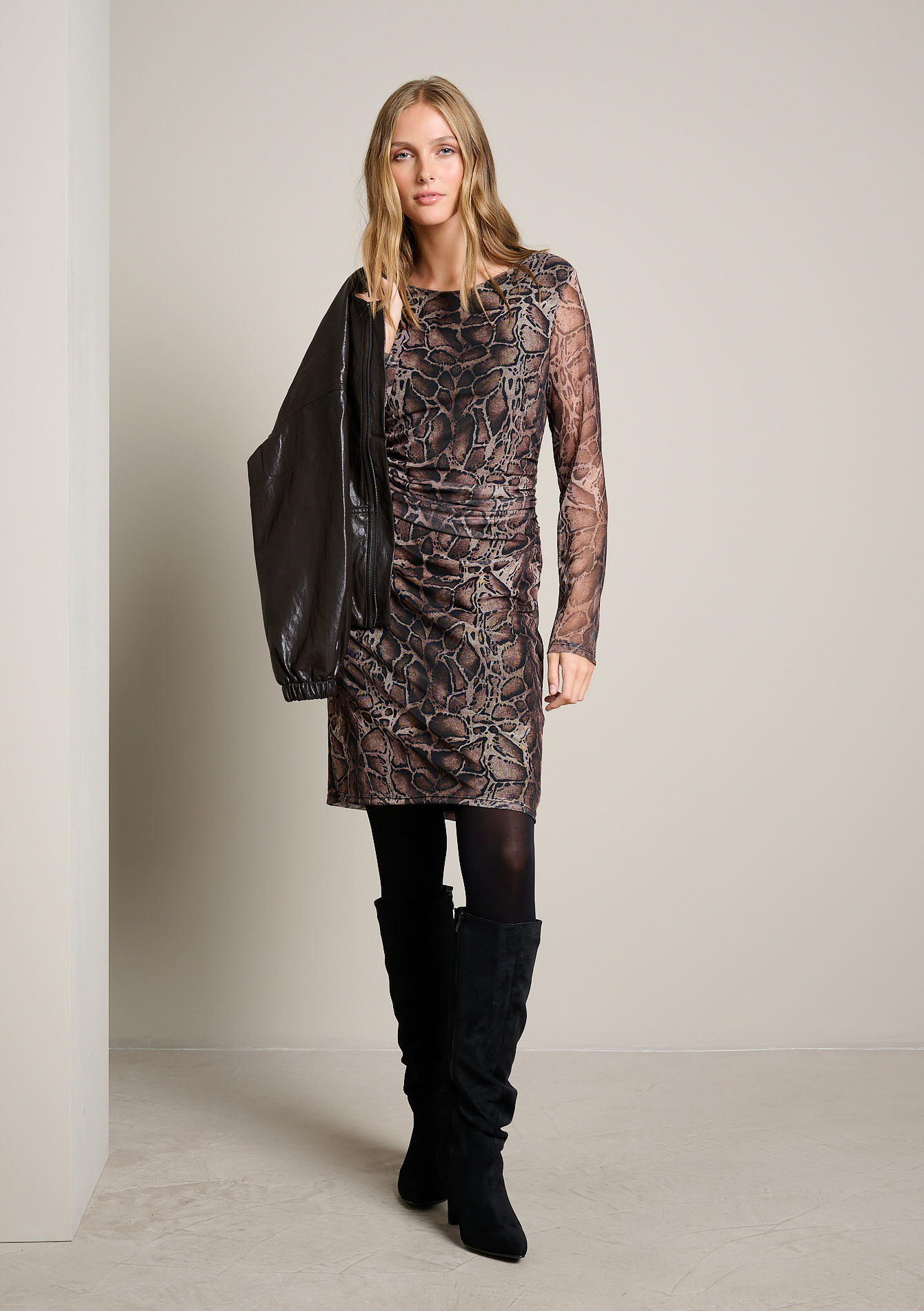 Robe courte imprimé serpent, LOLALIZA