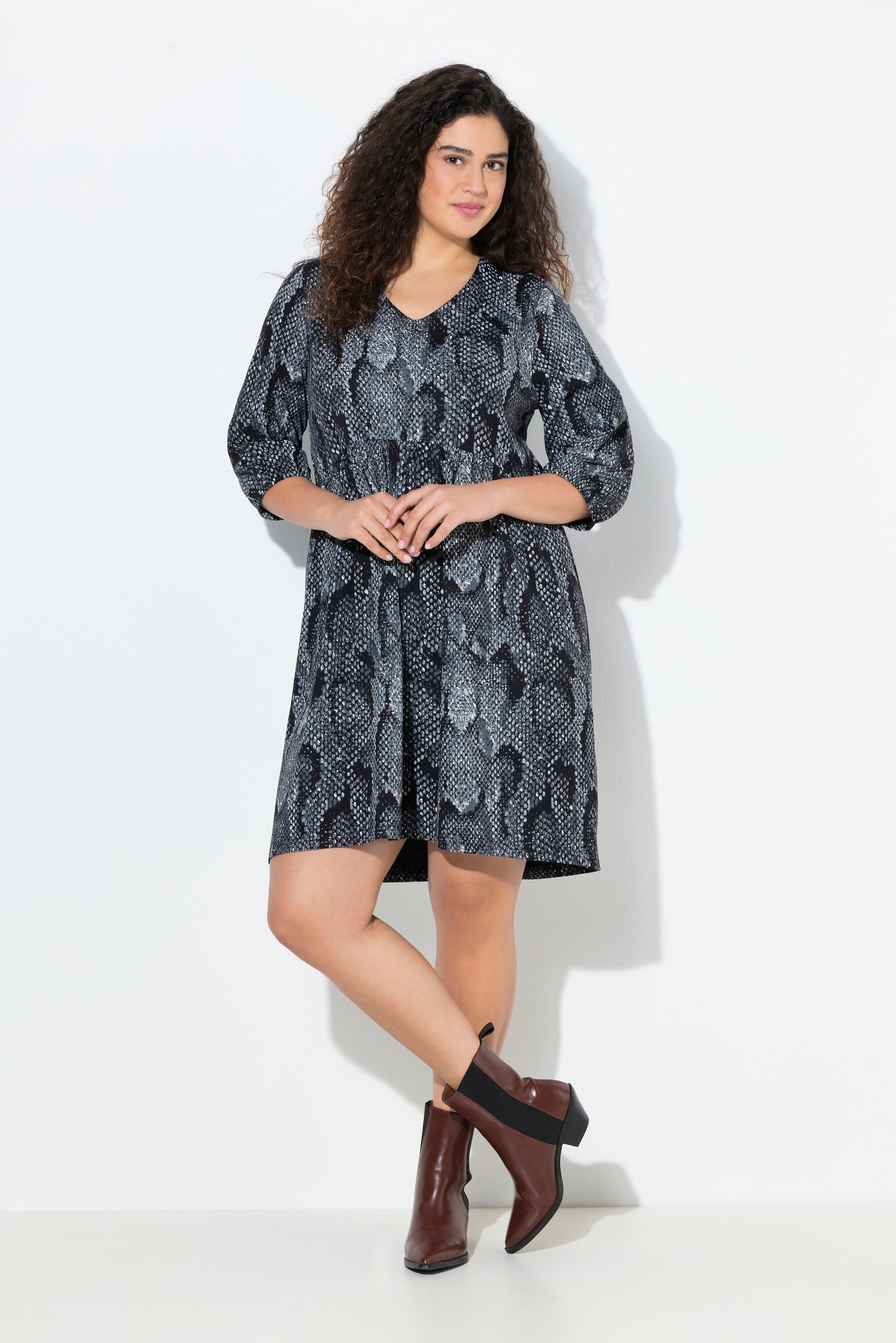Robe en jersey évasée à col en V et manches, ULLA POPKEN