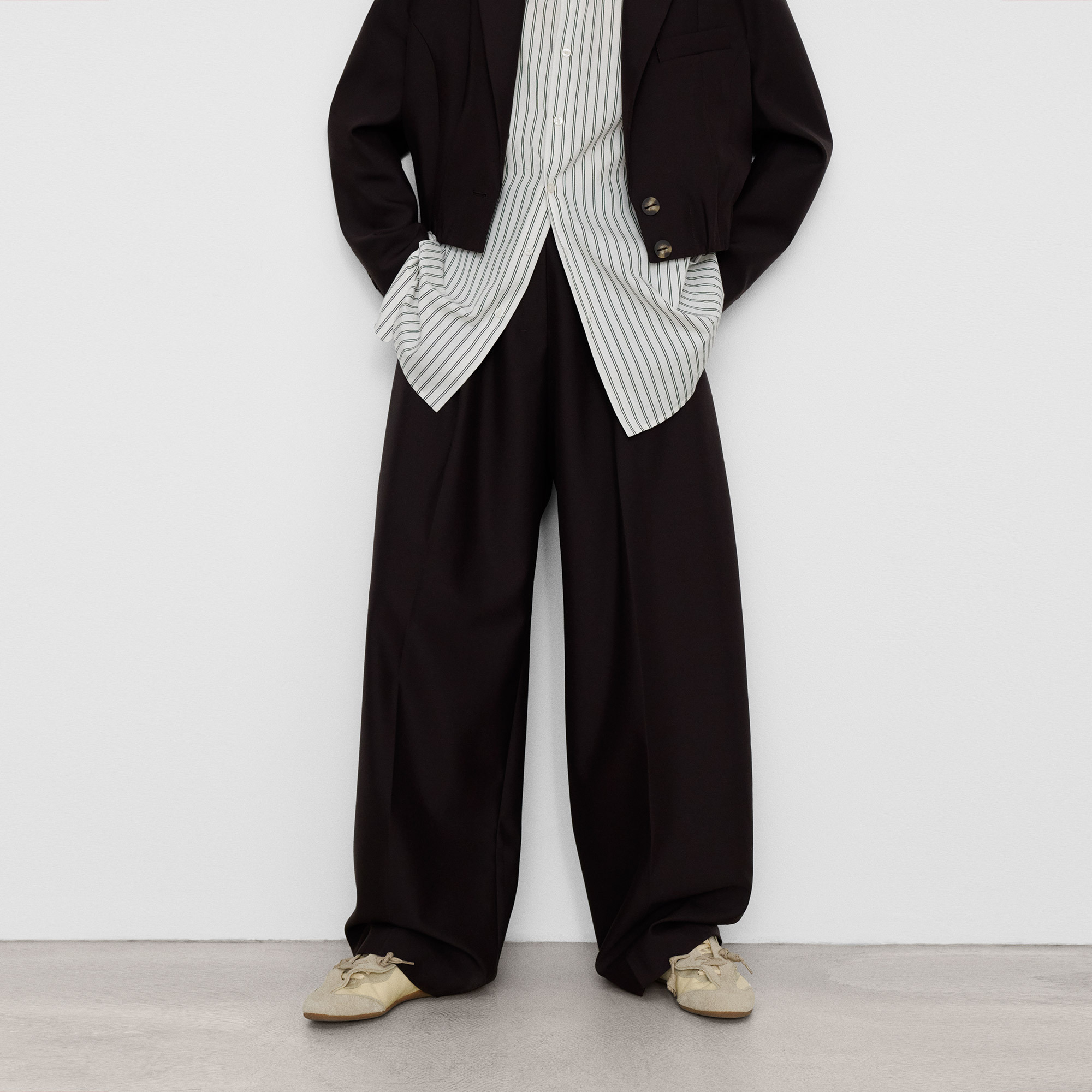 Pantalon tailleur avec jambe arrondie en laine mérinos, ADOLFO DOMINGUEZ