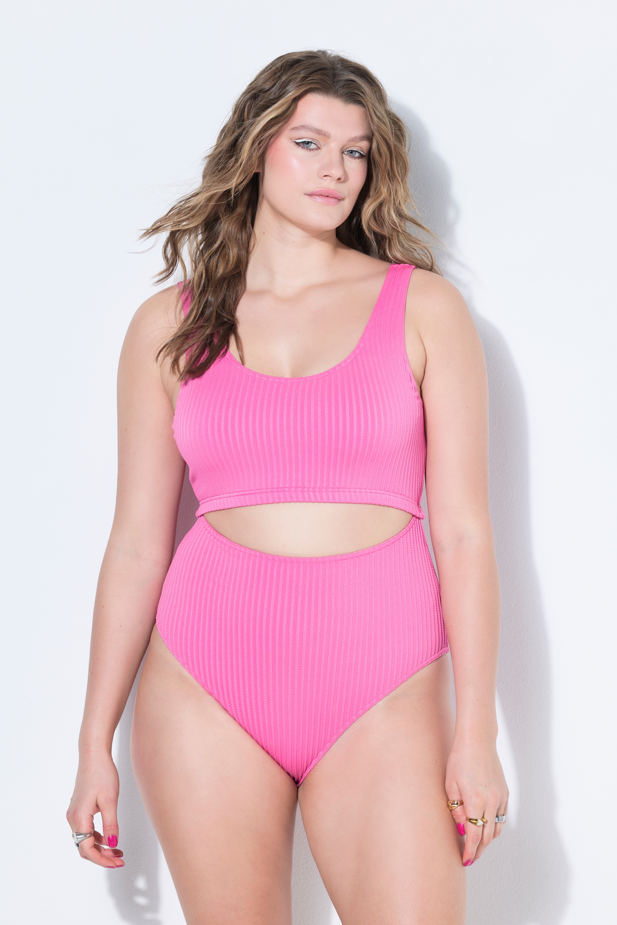 Maillot de bain gainant, bonnets souples, STUDIO UNTOLD