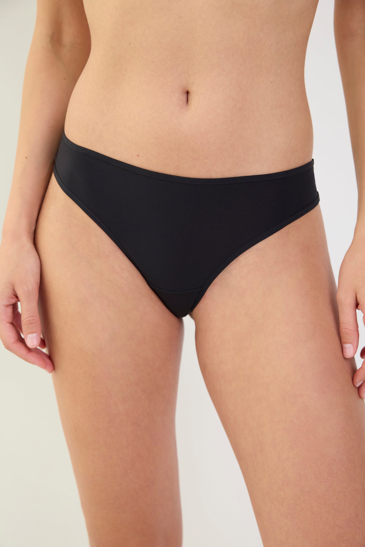 Tanga en guipure MIDNIGHT FEVER, MAISON LEJABY