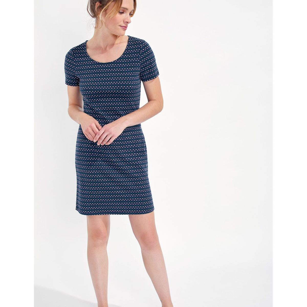 Une robe bleu 2025 foncé