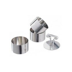 Lot de 3 cercles en inox + poussoir PATISSE 9cm PATISSE Lot de 3 cercles en inox + poussoir PATISSE 9cm PATISSE