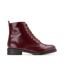 Botas envernizadas com tacão raso