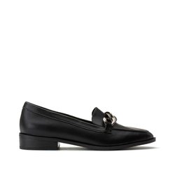Mocassins com detalhe corrente fantasia