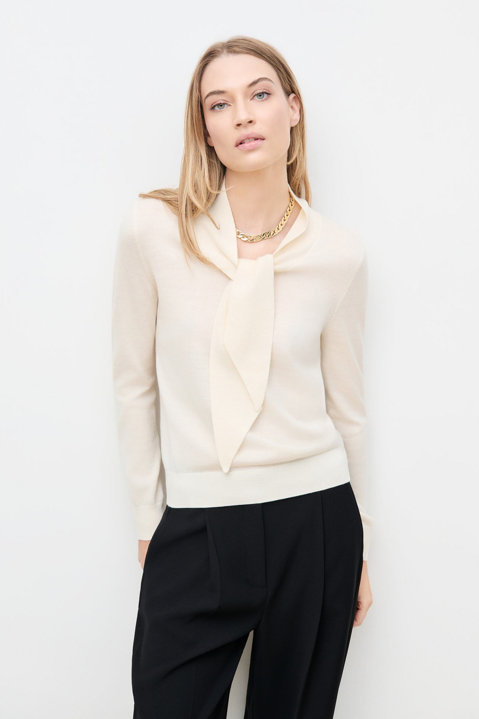 Pull droit col lavallière MYRIAM, CAROLL