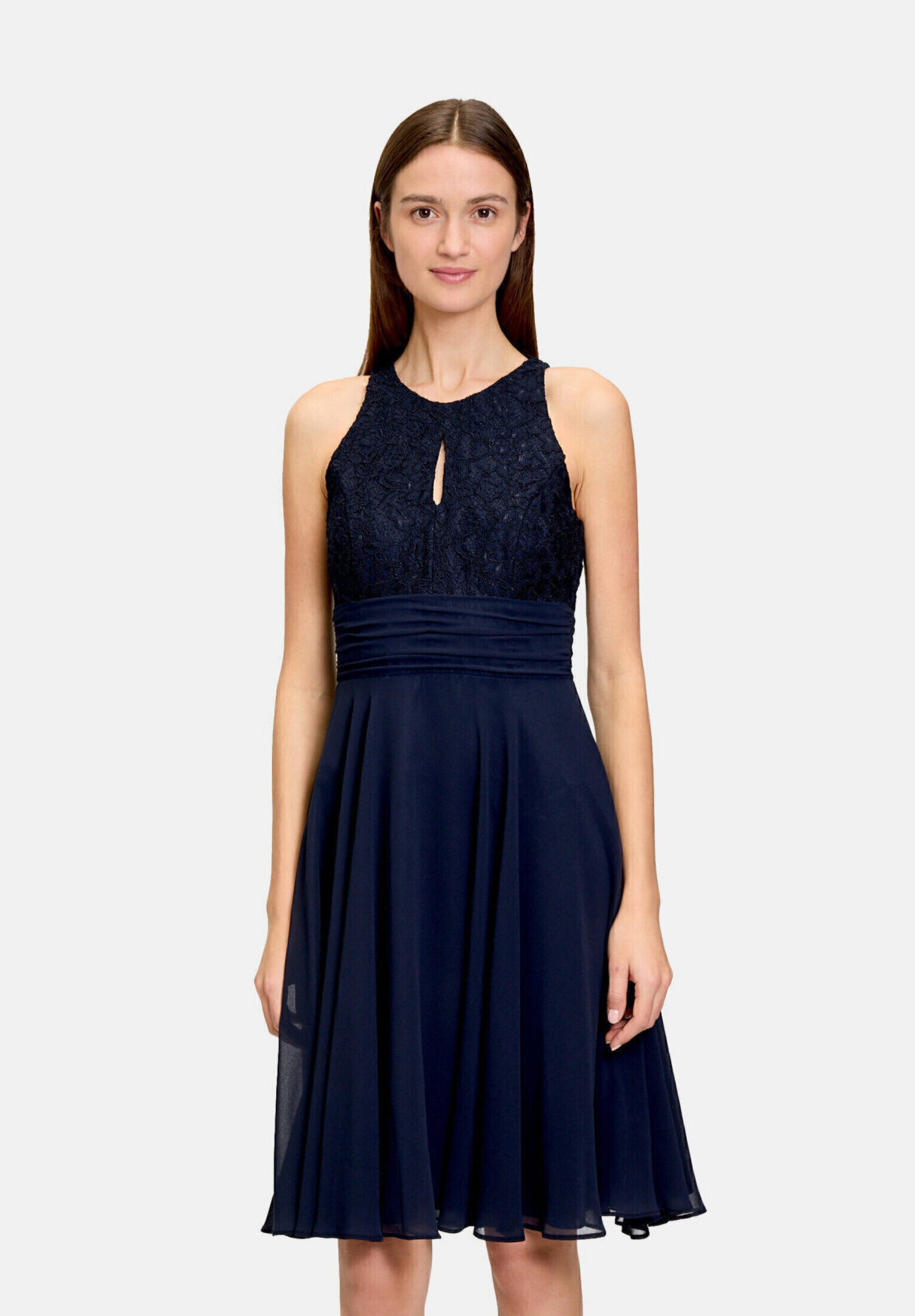 Robe de soirée en dentelle, VERA MONT