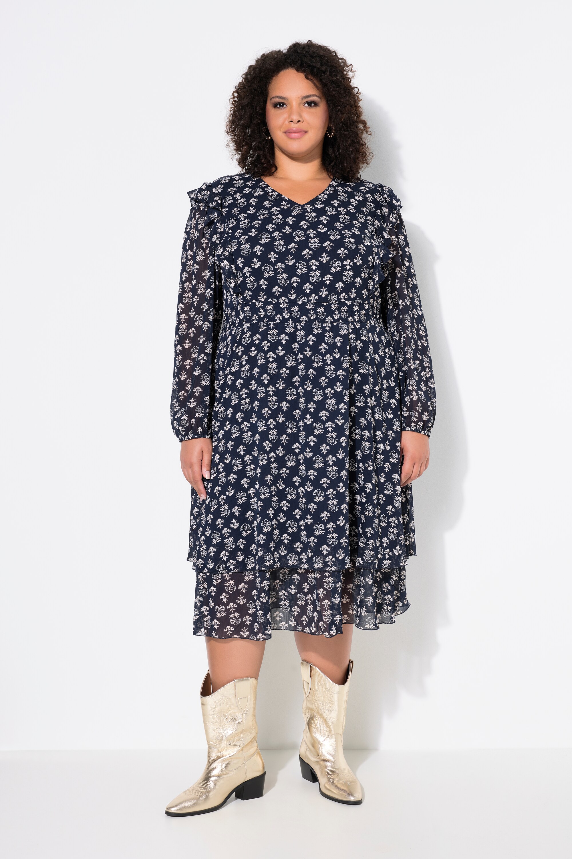 Robe doublée avec ruchés. Décolleté en V, ULLA POPKEN