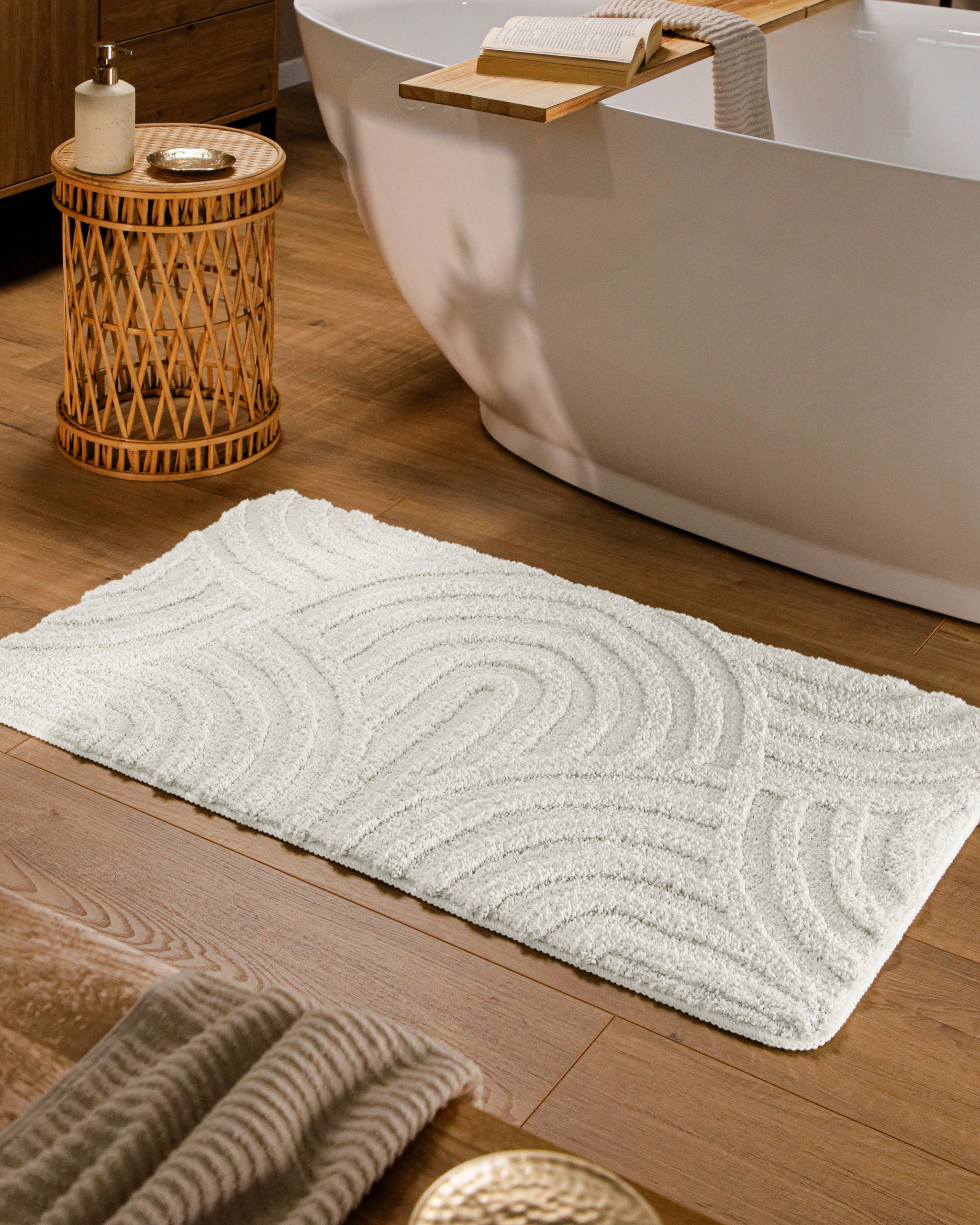 Tapis de bain, lignes organiques en relief , Fiete, WECON HOME