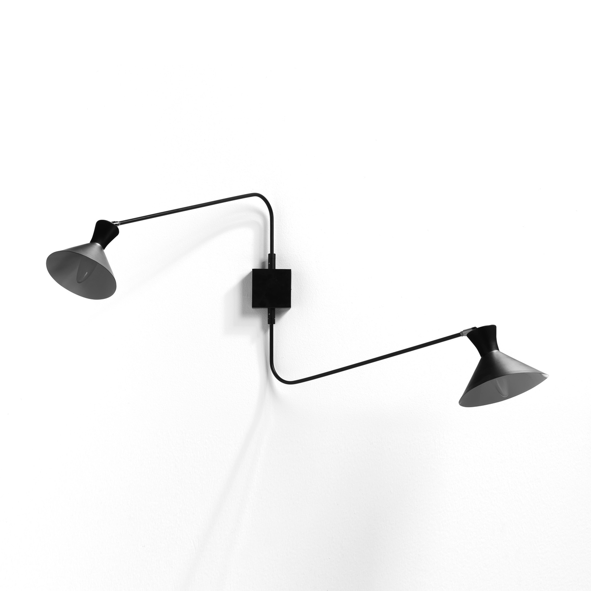 Voltige 2-Arm Wall Lamp