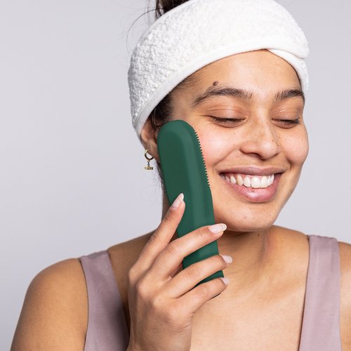 Xo lightsout led light therpapy silicone cleansing brush, green, Magnitone | La Redoute
