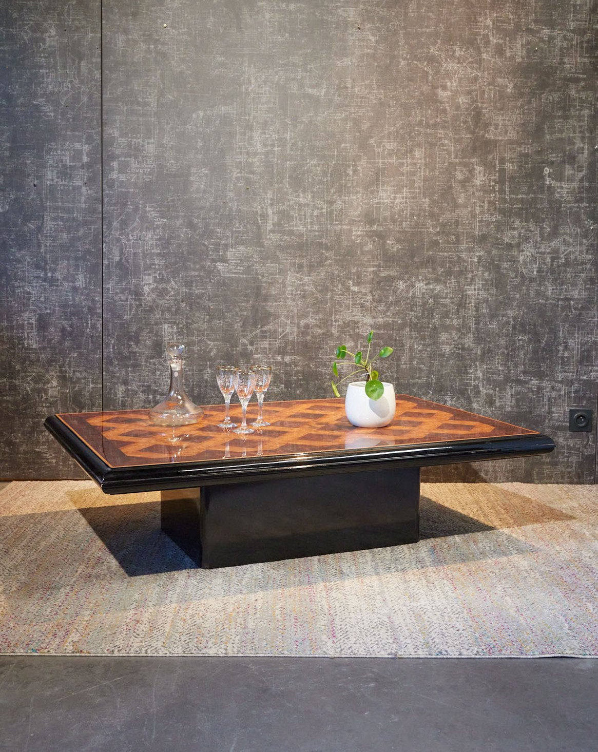 Table basse en ronce de noyer Léonie N°1152 - Bon état, DEBONGOUT