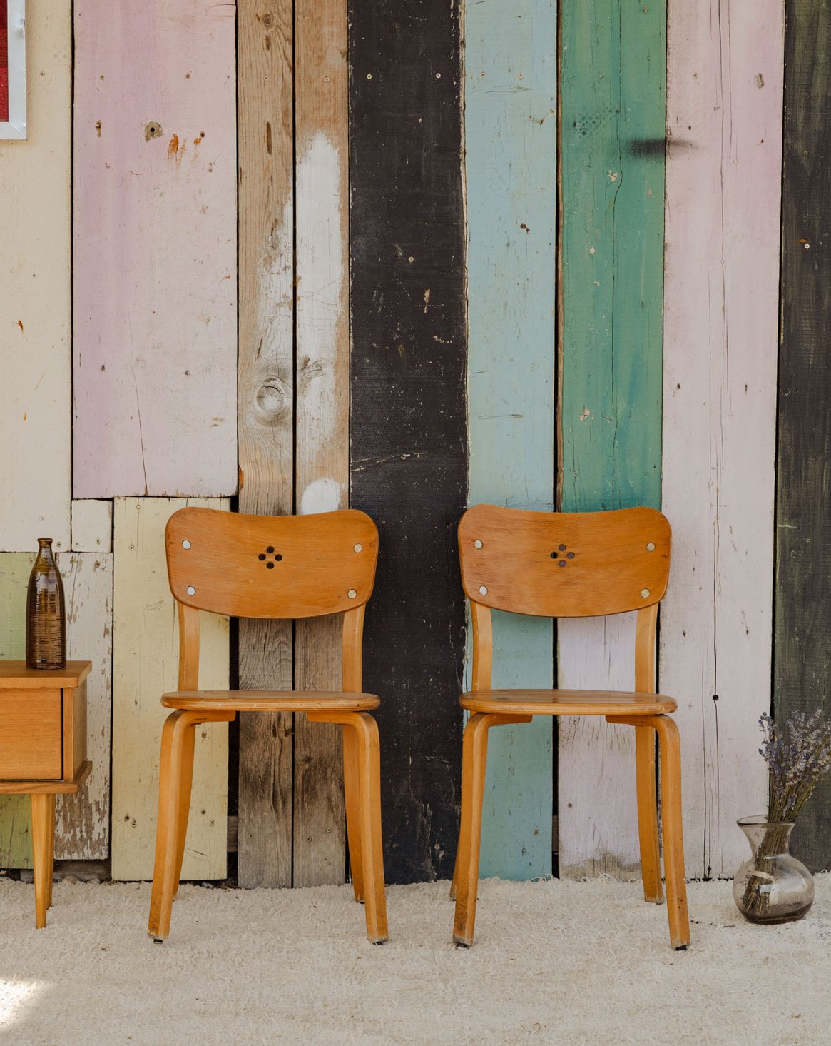 Paire de chaises en bois Claude N°1386 - Bon état, DEBONGOUT