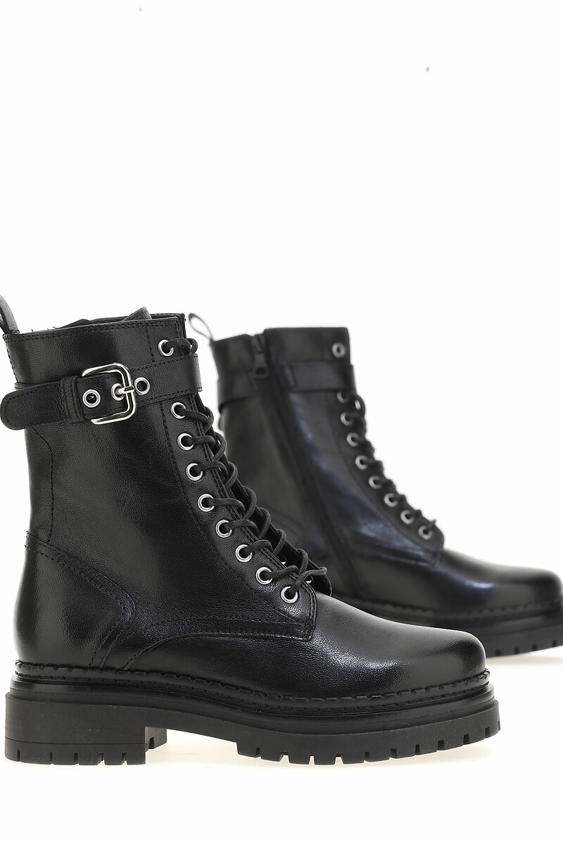 Boots lacées en cuir