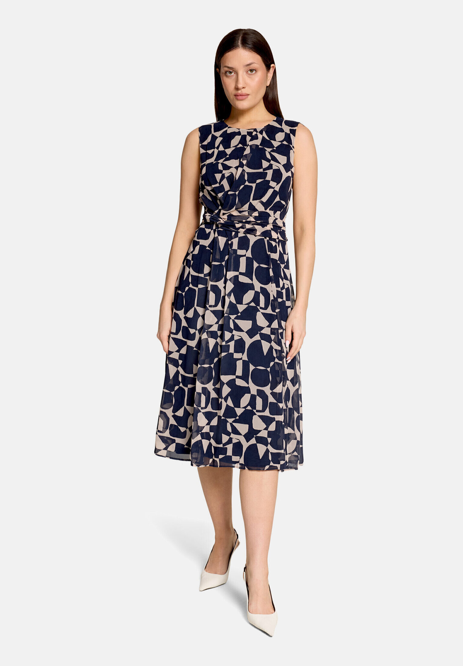 Robe en chiffon sans manches, BETTY & CO