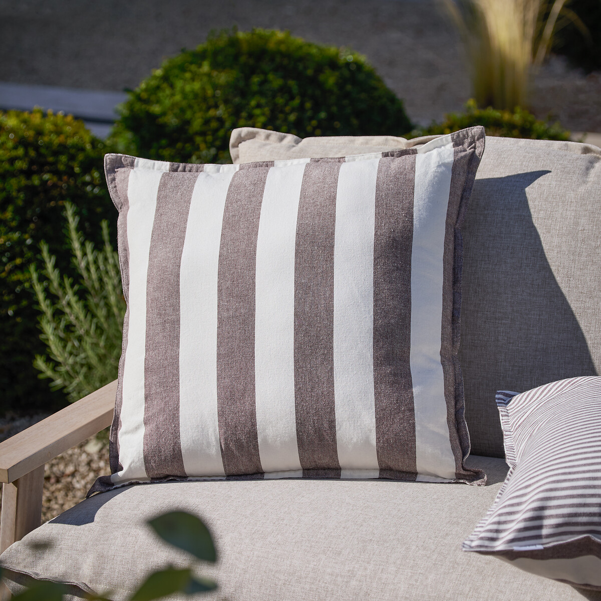Hayle 100% Cotton Outdoor Cushion, YARD