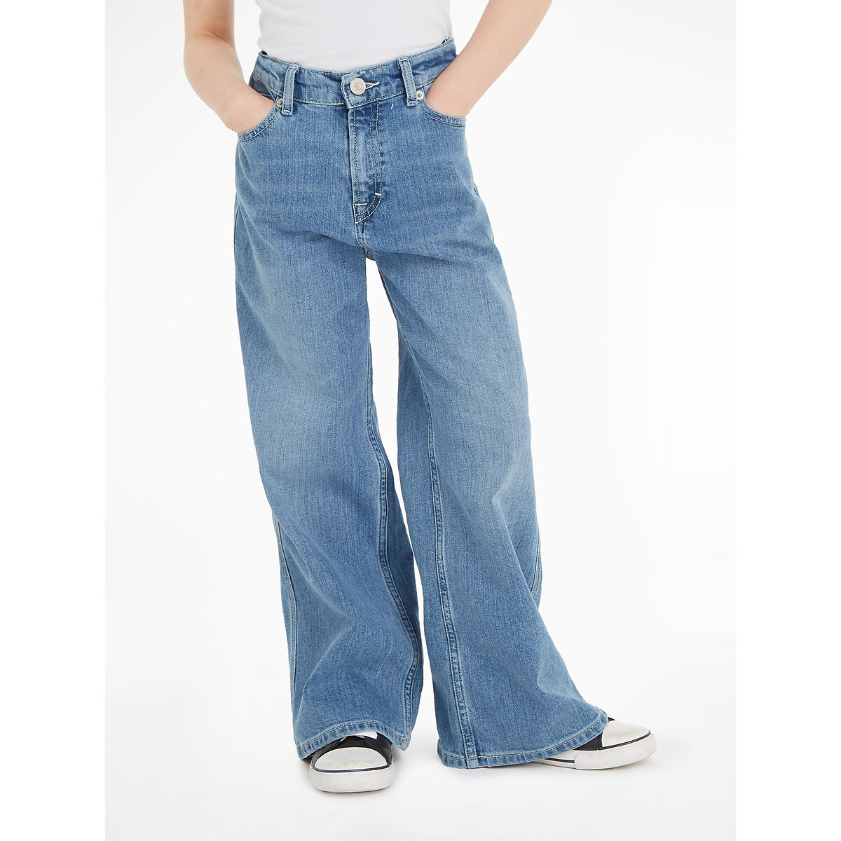 Image of Wide Leg Jeans in Mid Rise