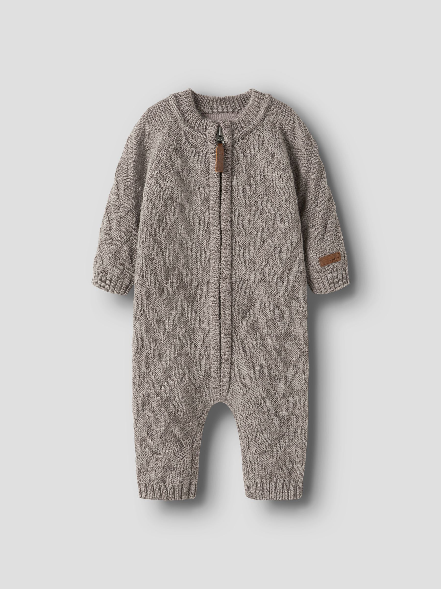 Pyjama Sans Pieds, NAME IT