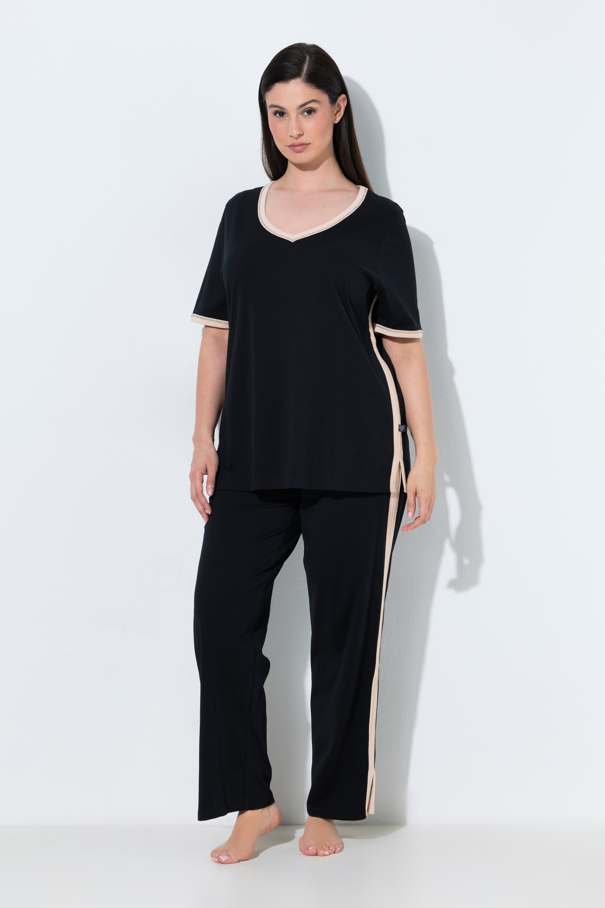 Pyjama, décolleté en V et manches courtes, ULLA POPKEN