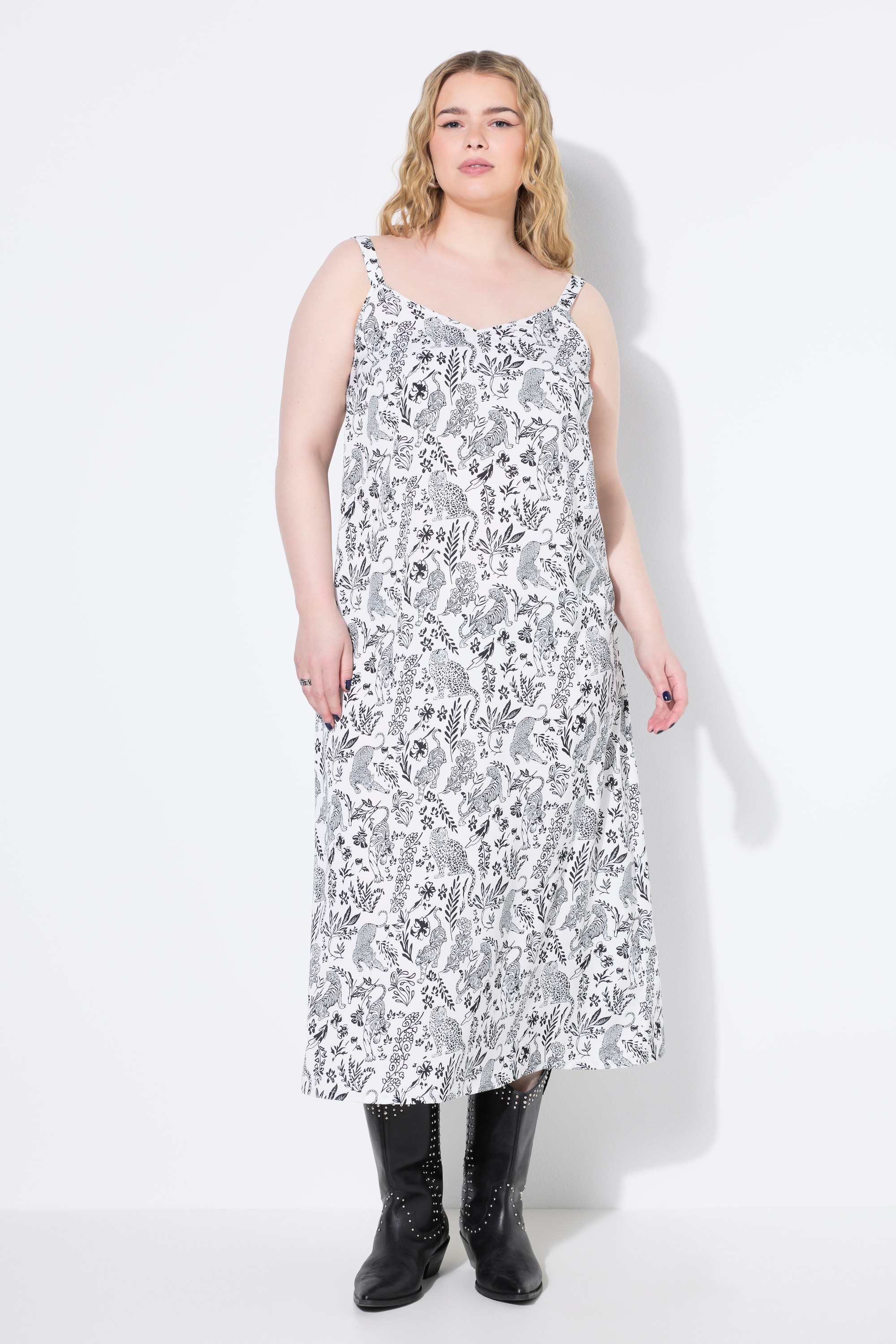Robe maxi en satin, coupe évasée, STUDIO UNTOLD
