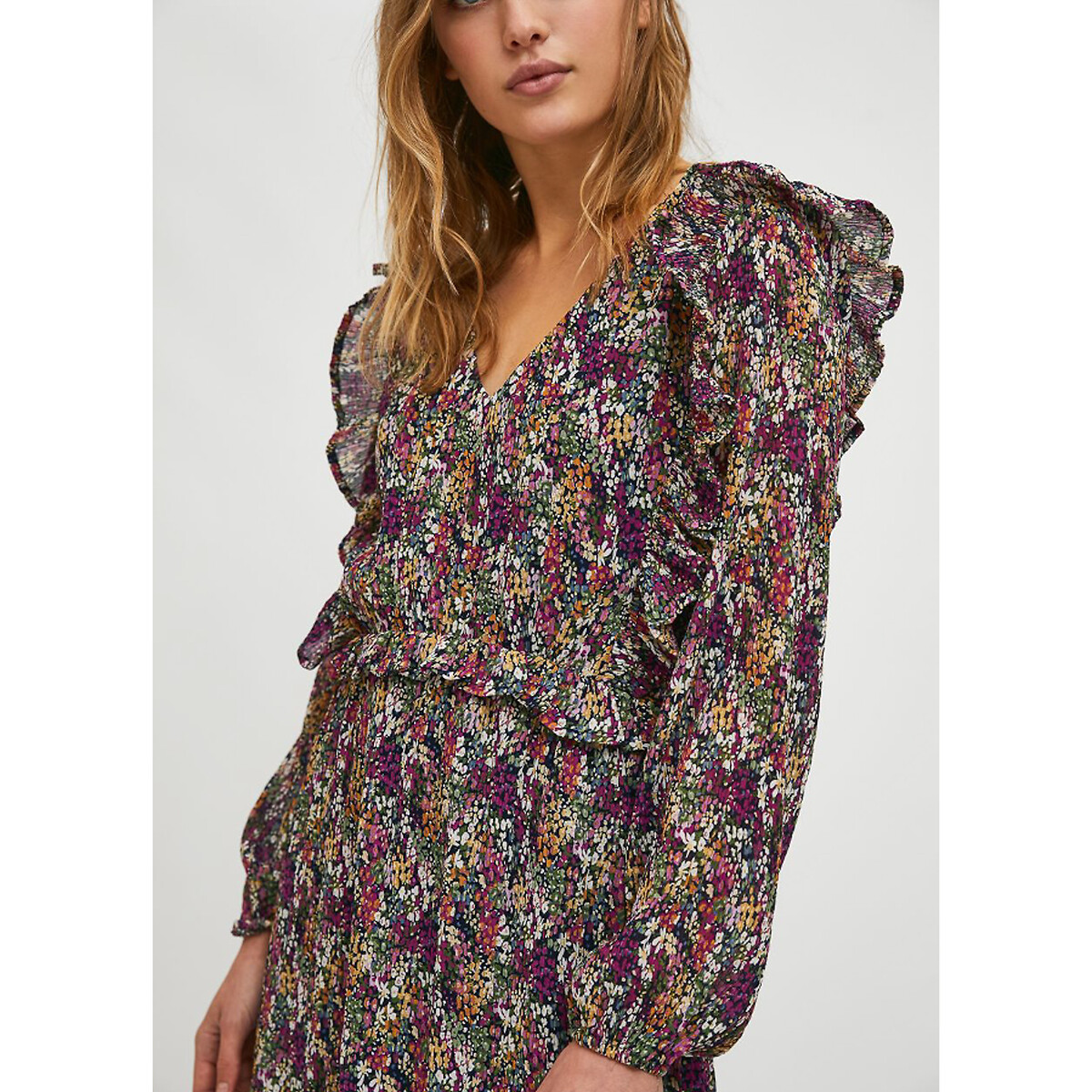 Floral ruffled mini dress with v-neck 