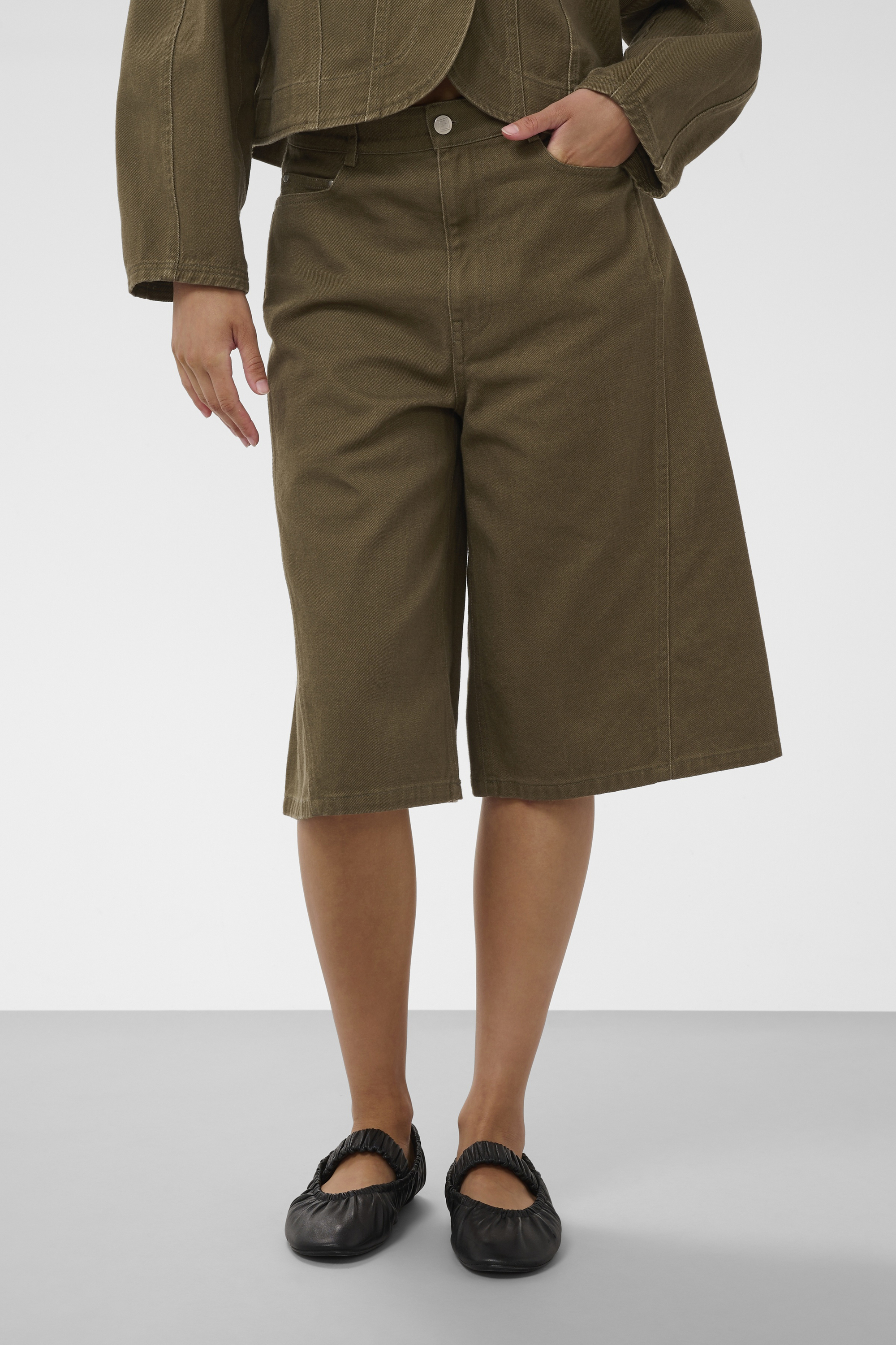 Shorts Casual, SOAKED IN LUXURY