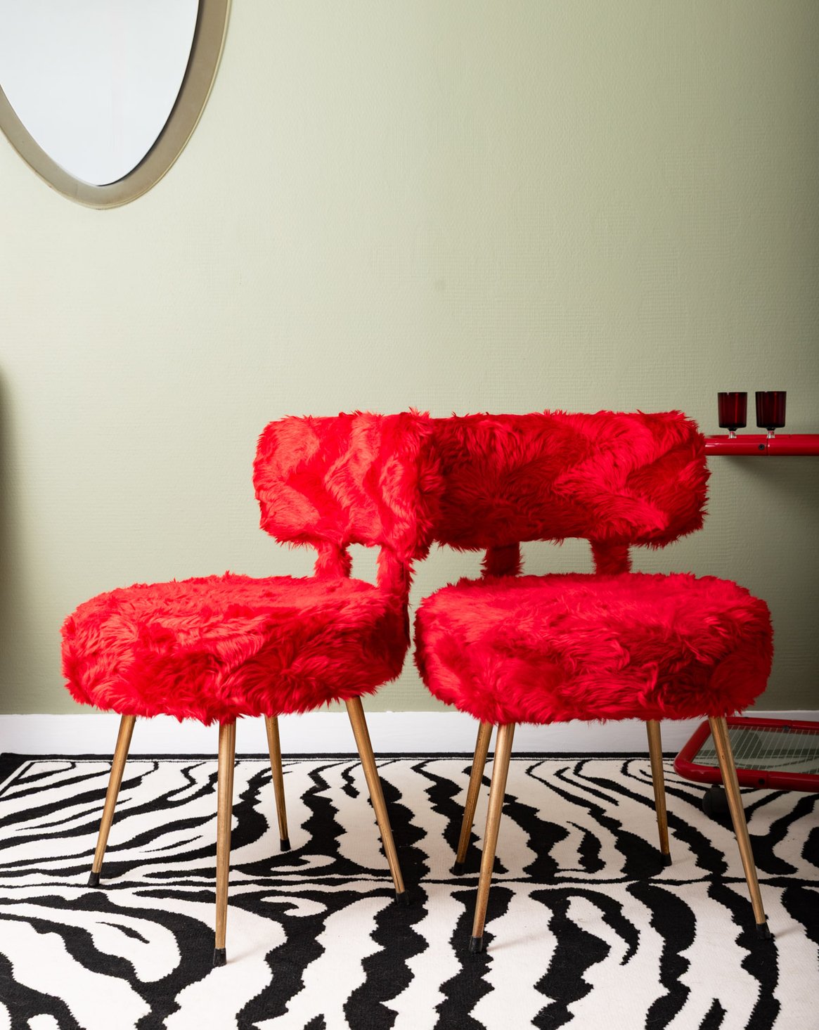 Paire de deux chauffeuses vintage rouge Olivia N°96 - Bon état, DEBONGOUT