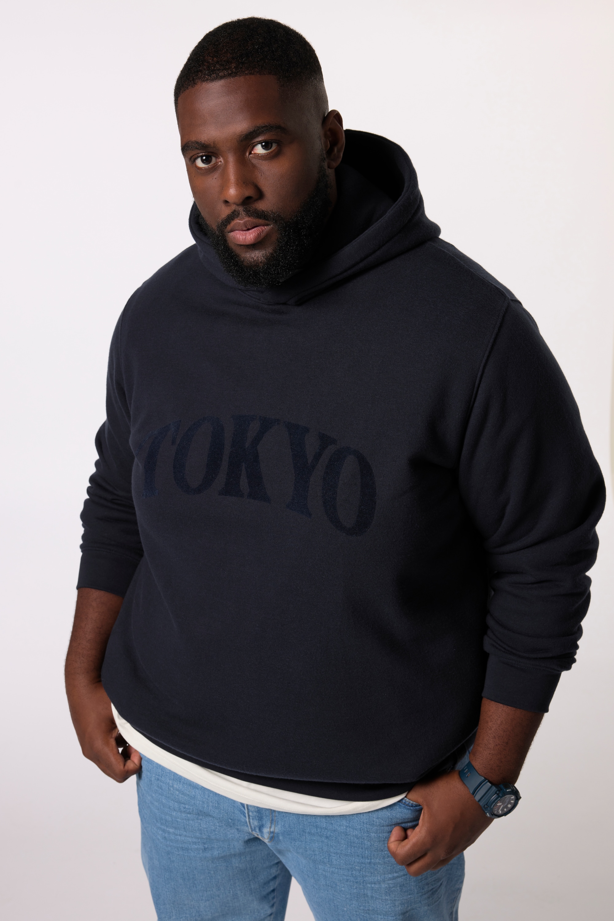 Sweat-shirt à capuche. Coupe oversize et, STHUGE