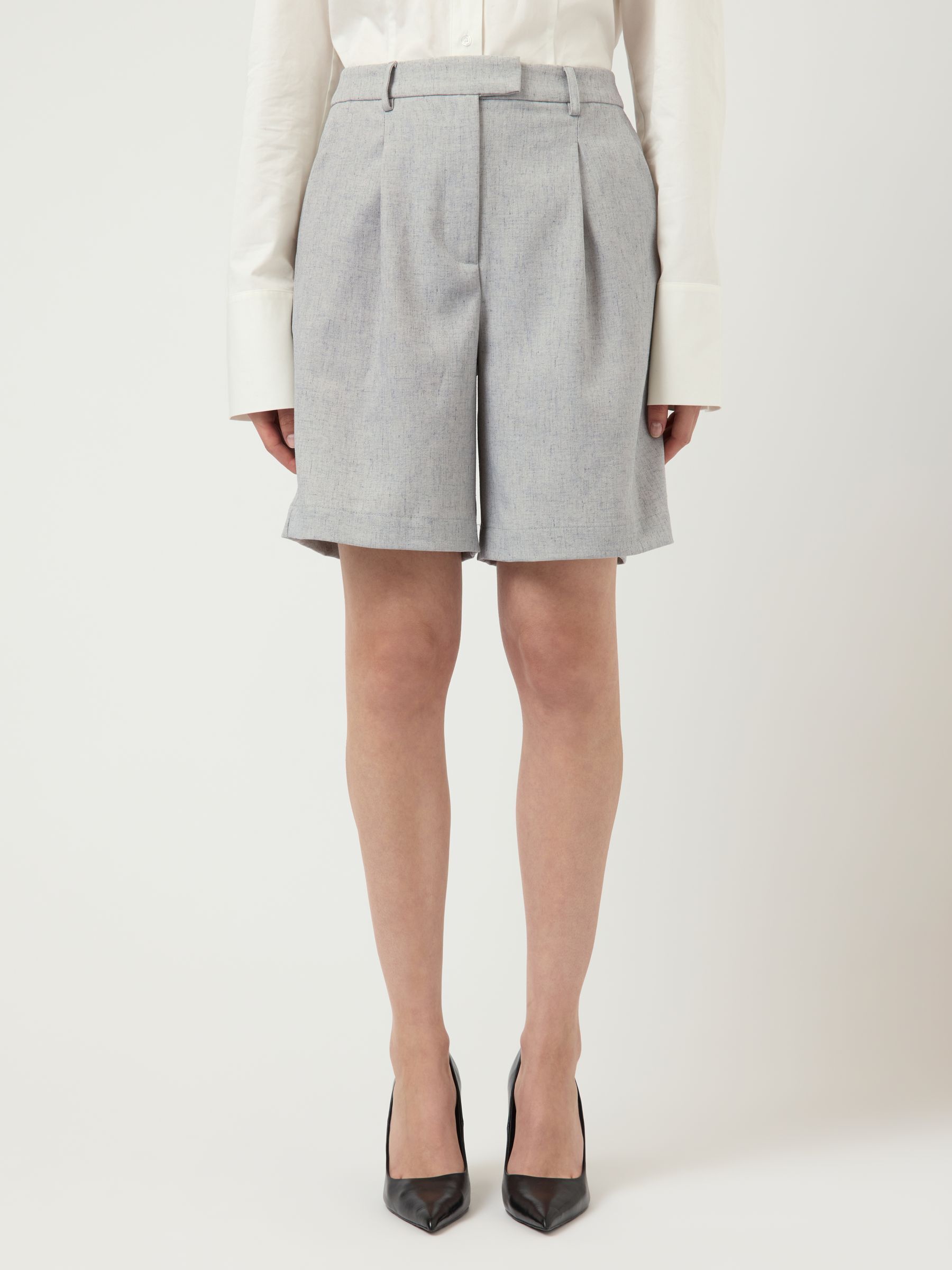 Short, YAS