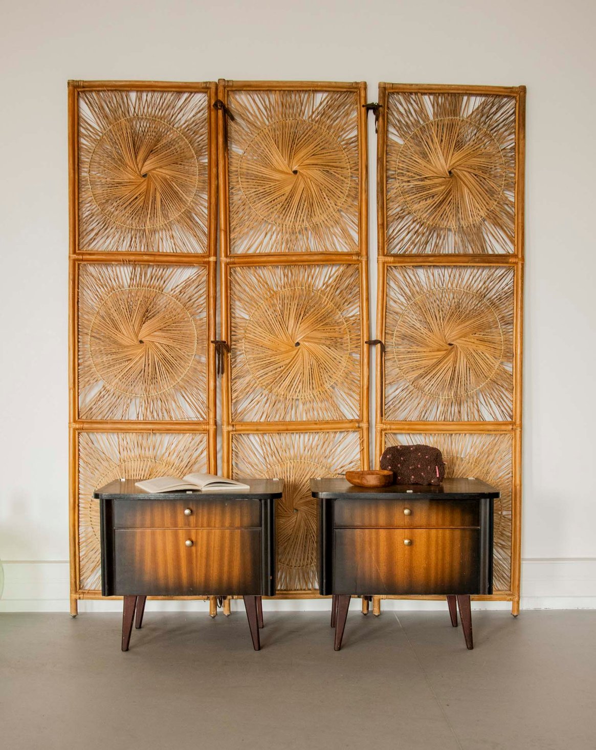 Paire de tables de chevet mid-century Maïa N°1581 - Bon état, DEBONGOUT