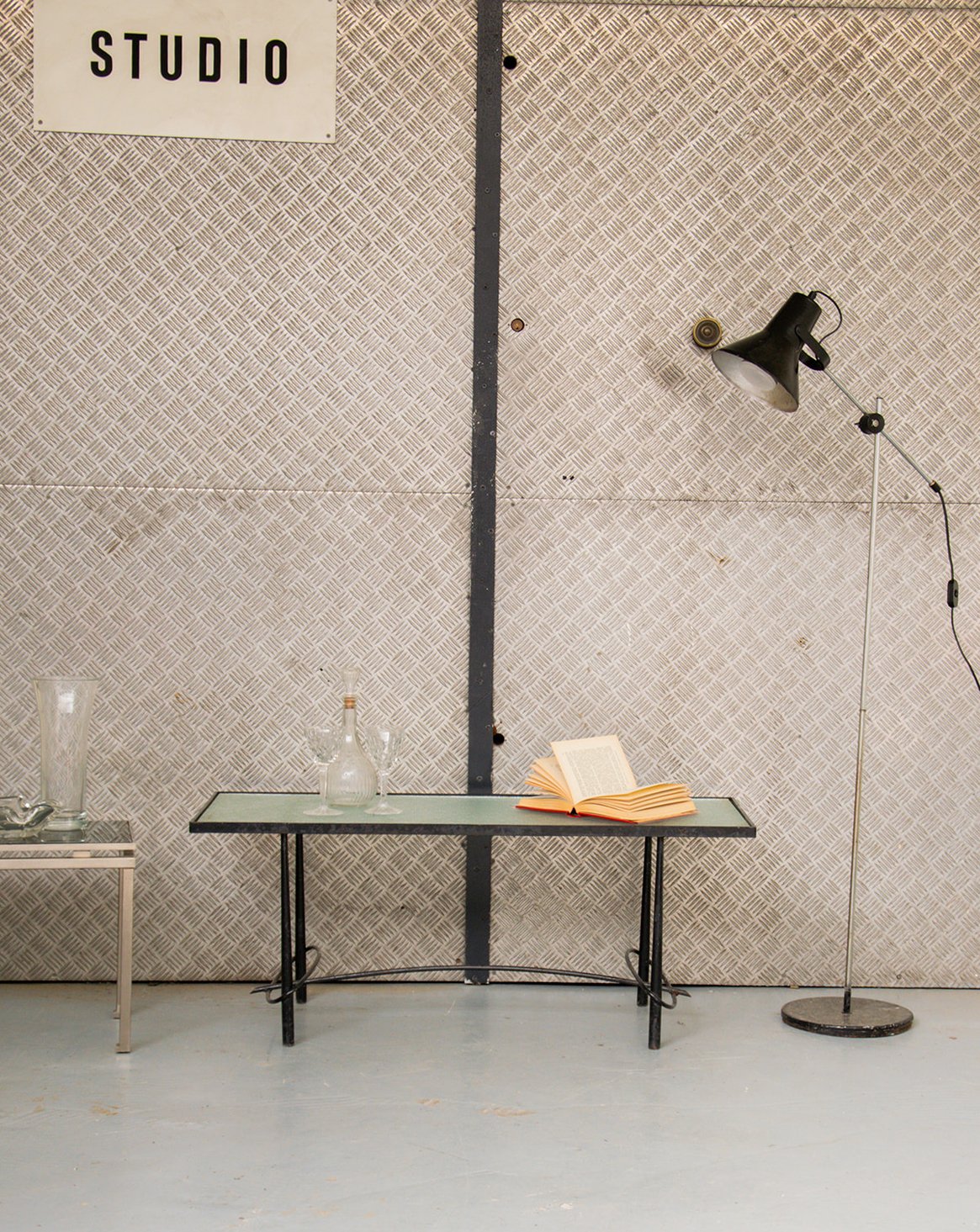 Table basse en métal Donna N°123 - Bon état, DEBONGOUT