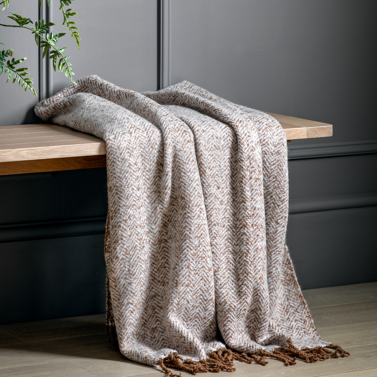 Herringbone Faux Mohair Throw, ÉDITÉ