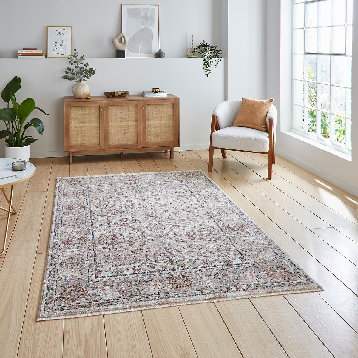 Traditional Vintage Border Rug, SO'HOME