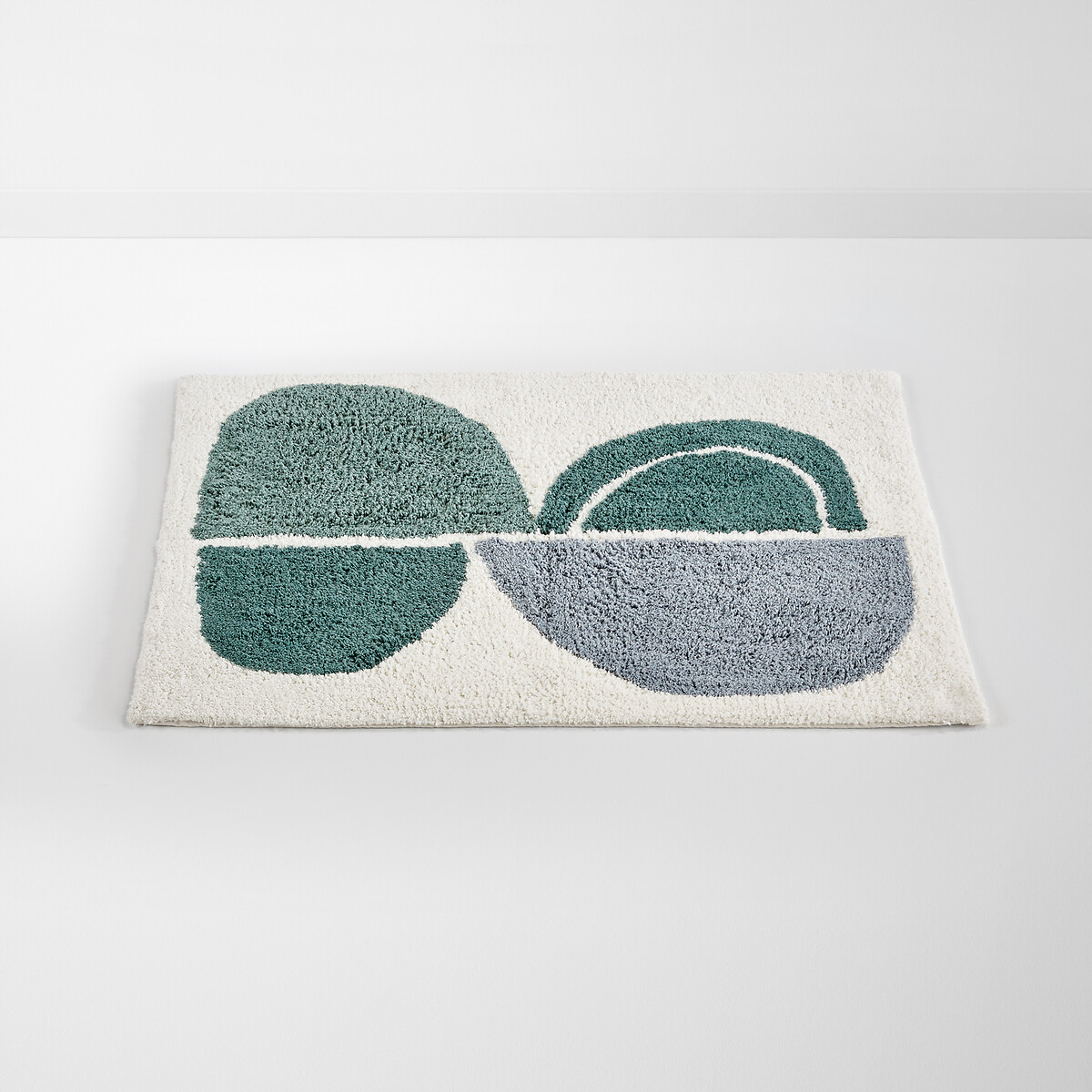Product photograph of Comoe Tufted Bath Mat from La Redoute UK