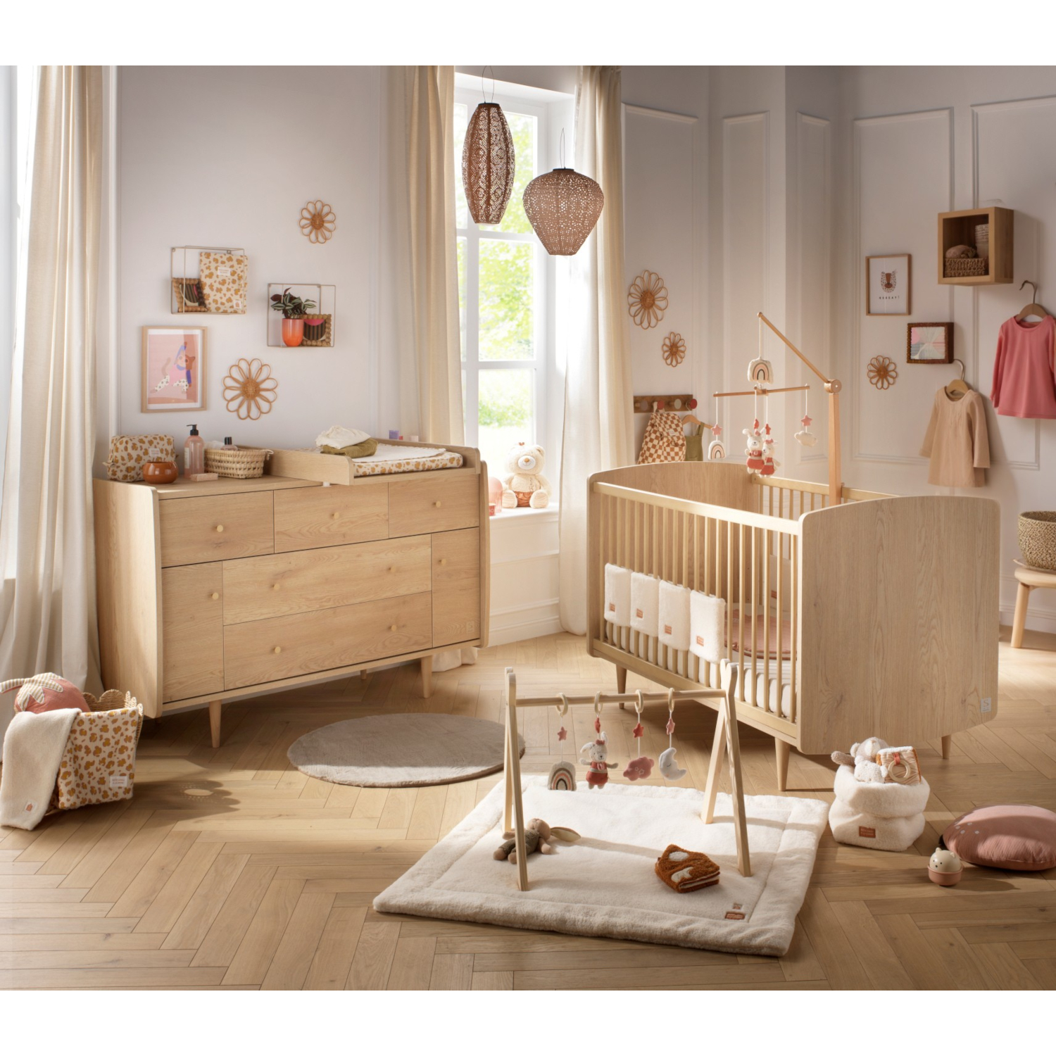 Chambre bébé évolutive, Lit 140x70 évolutif et Commode à langer, SAUTHON