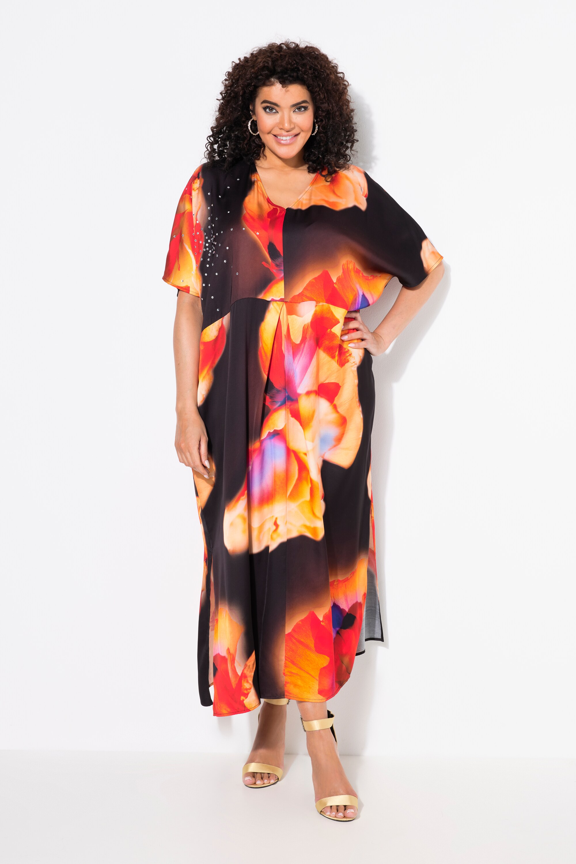 Caftan en satin. Motif fleurs et strass., ULLA POPKEN