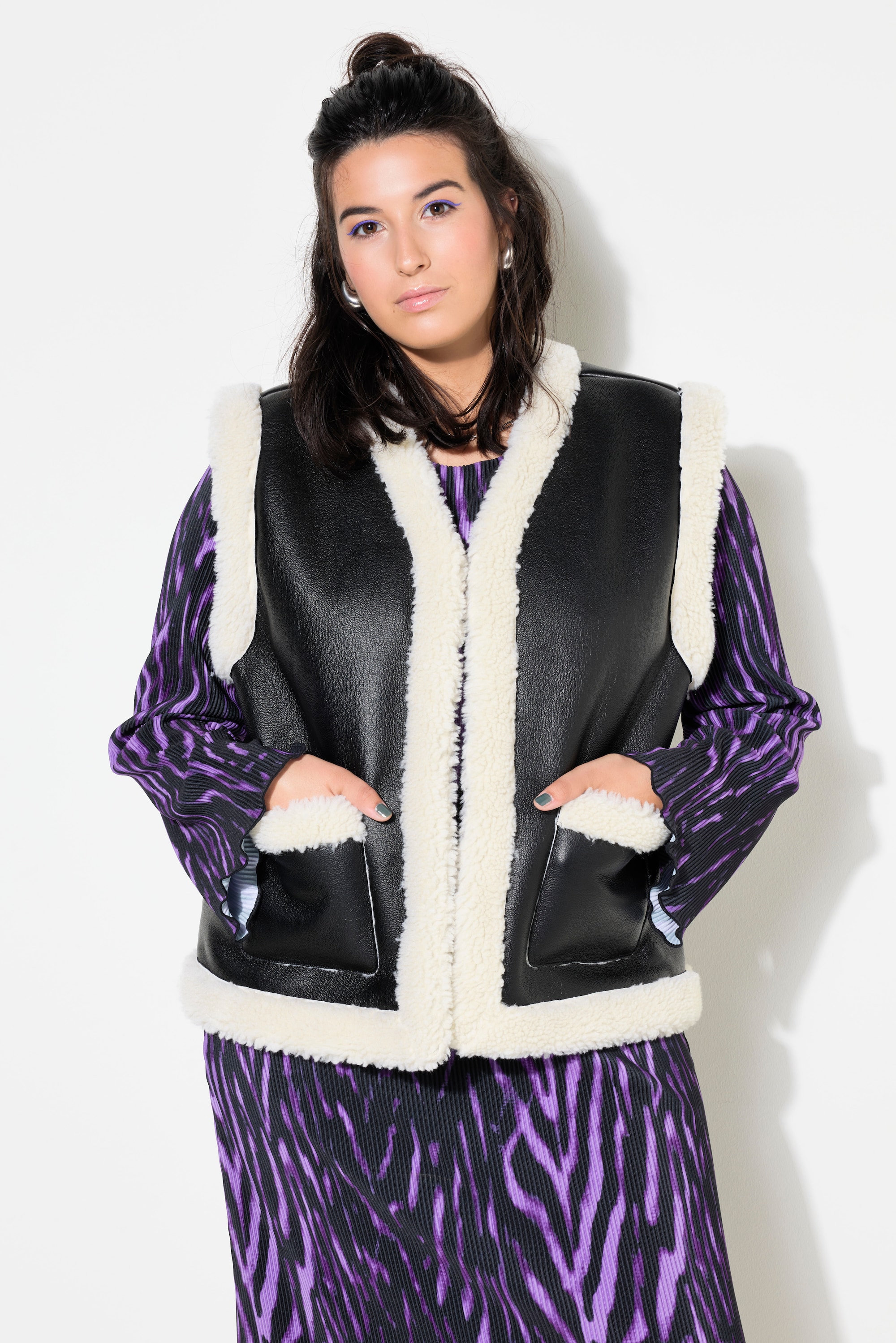 Gilet en simili et imitation fourrure. Ligne, STUDIO UNTOLD