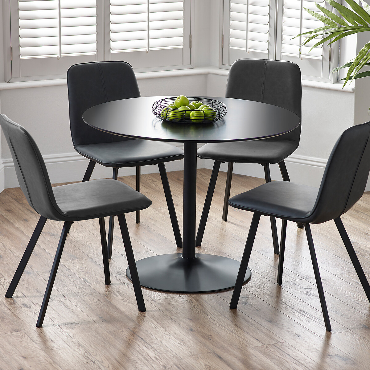 Lucius Matte Round Pedestal Table (Seats 4), SO'HOME