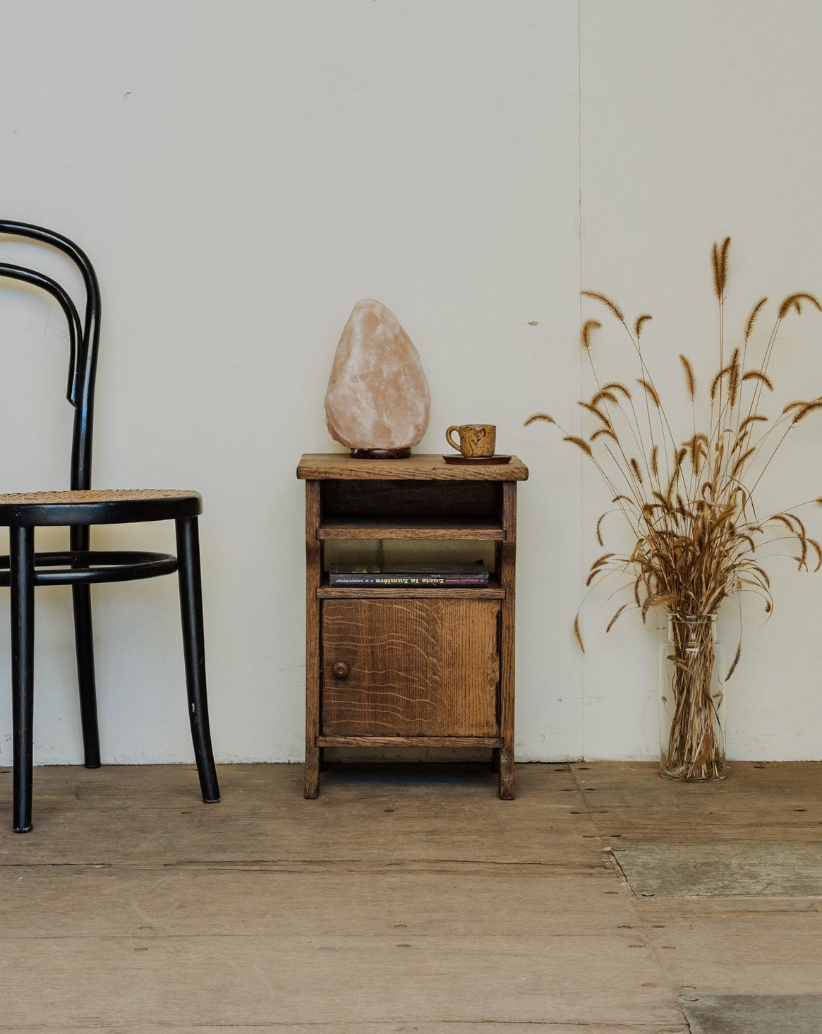 Table de chevet en bois Odile N°1439 - Bon état, DEBONGOUT