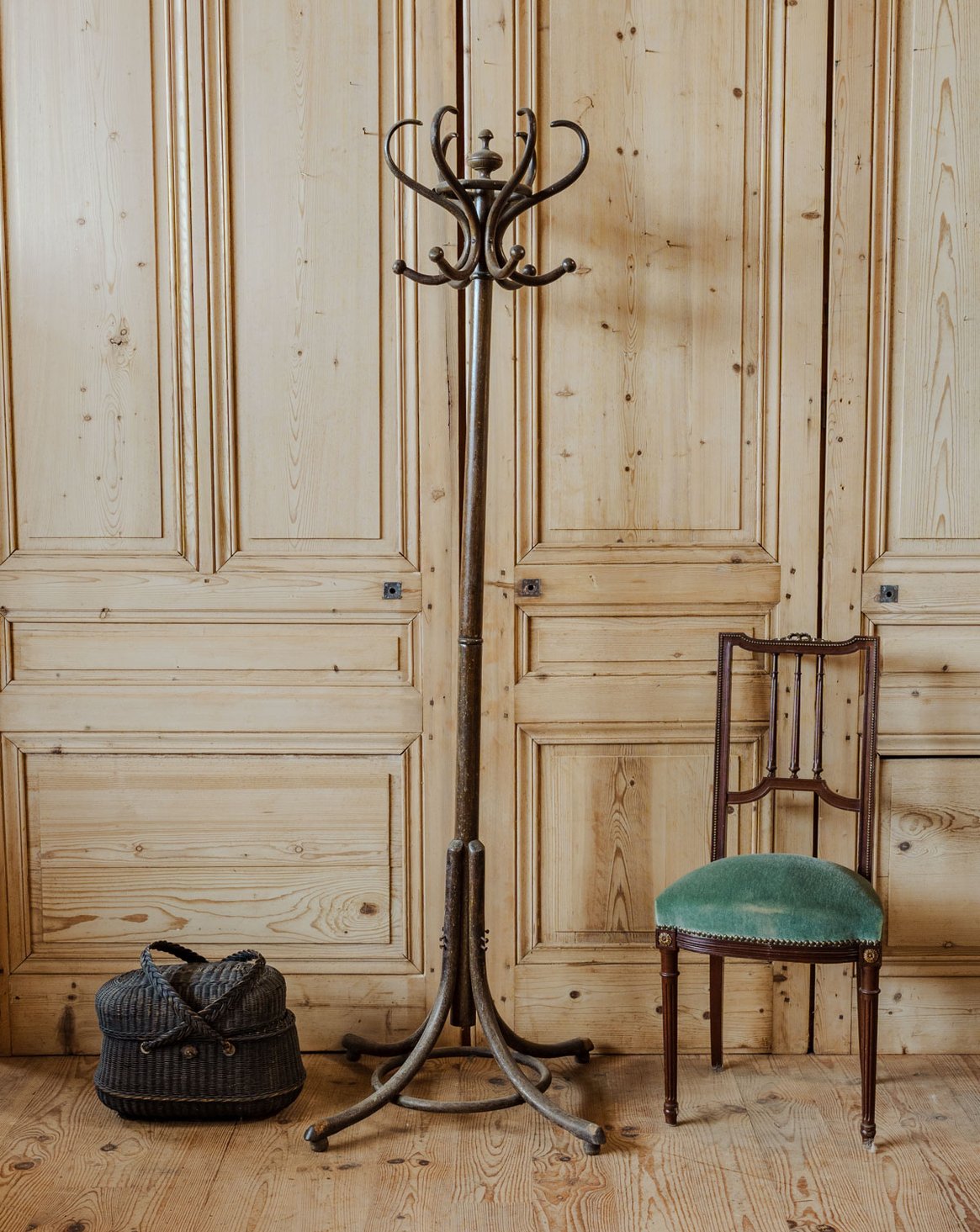 Porte-manteau en bois Max N°337 - Bon état, DEBONGOUT