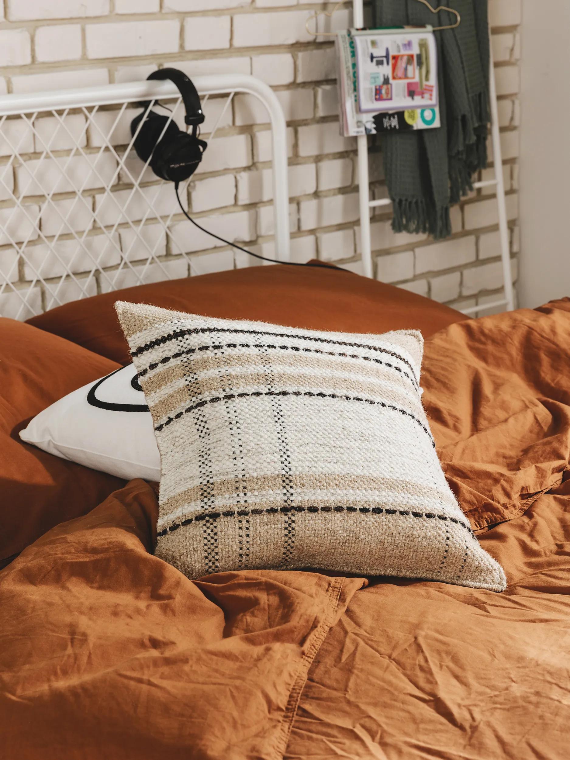 Housse de coussin fait main BAHATI, BENUTA